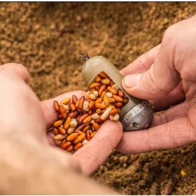   Guru Window Feeder X-Small Fensterfutterkorb 20+30gr - Austauschbares Gewicht